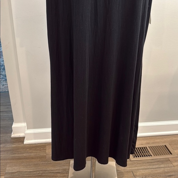 Amazon Essentials XL Stretchy Lounge Comfy Black V-Neck Swing Dress - Picture 4 of 10